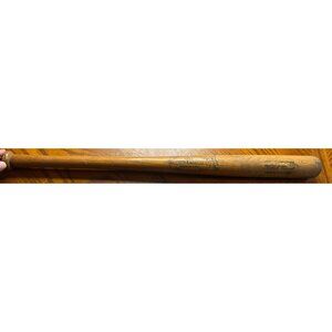 Hillerich & Bradsby Team Leader Roberto Clemente Little League 29" Bat